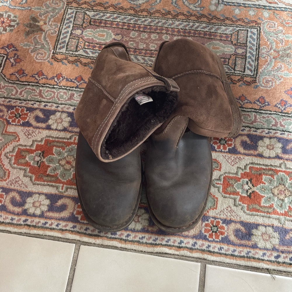 Men’s leather boots.